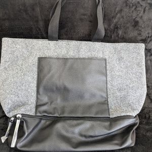 DSW Gray Wool Like Fabric/Faux Pebbled Leather Weekender Bag